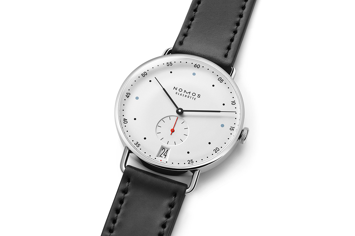 NOMOS Glashütte मेट्रो 38 दिनांक