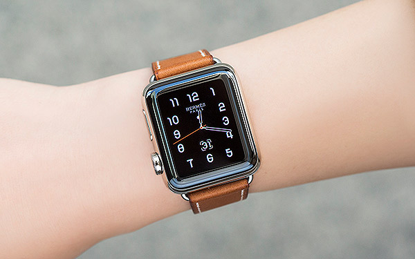 美女と時計／第31回『Apple Watchを着けた素敵な女性』 | 高級腕時計 