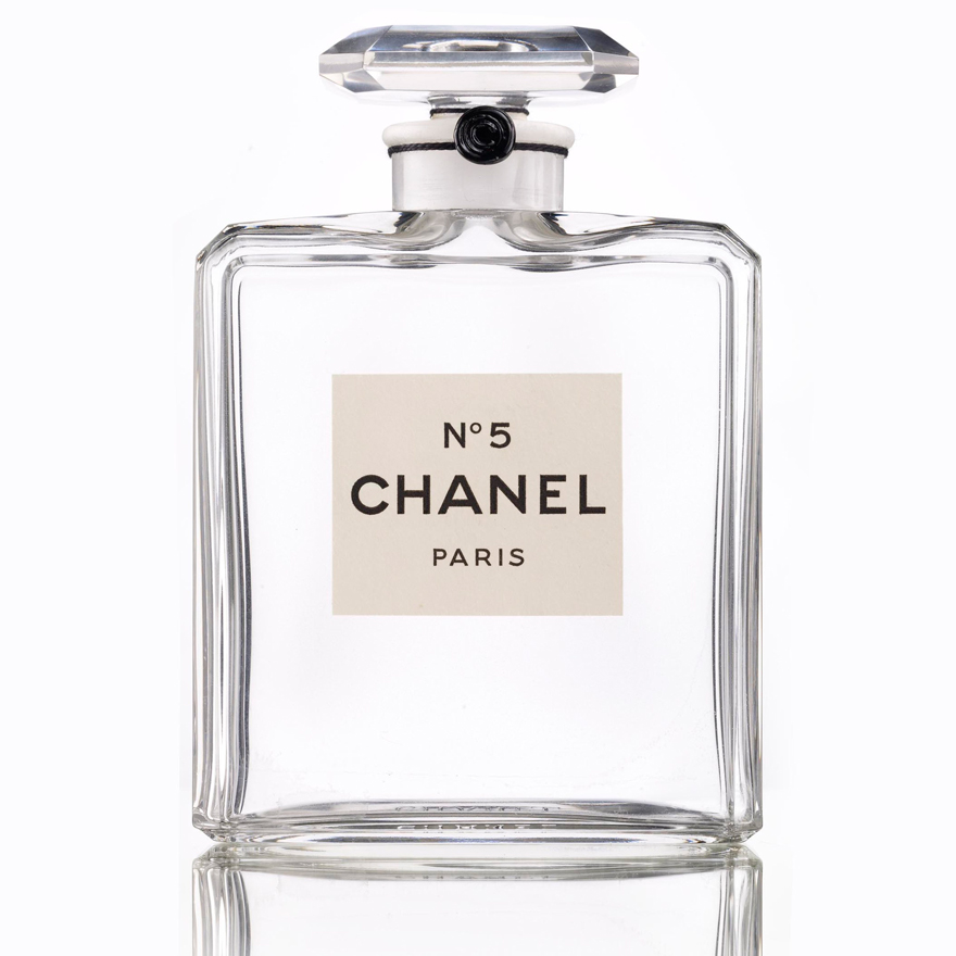 香水「シャネル N°5」にオマージュを捧げたハイジュエリーコレクション