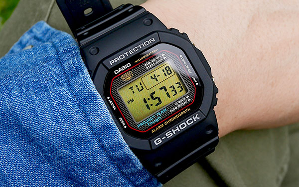 G-SHOCK 40周年記念モデル「DW-5040PG」をレビュー。歴史的偉業を今に