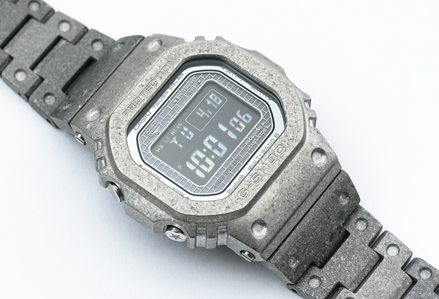 G-SHOCK誕生40周年を祝う新作「GMW-B5000PS-1JR」をレビュー。再結晶化 ...