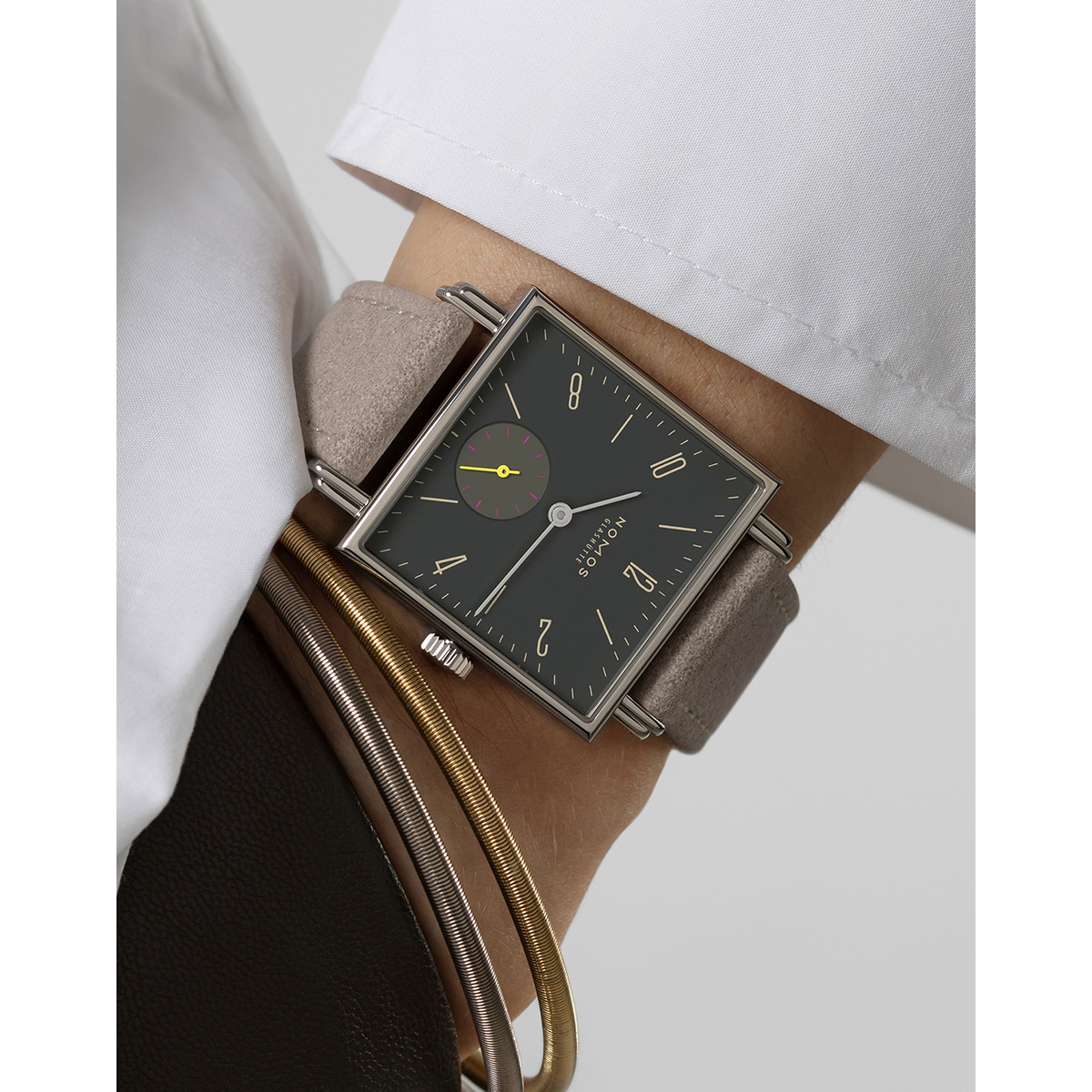 ノモス グラスヒュッテ テトラ