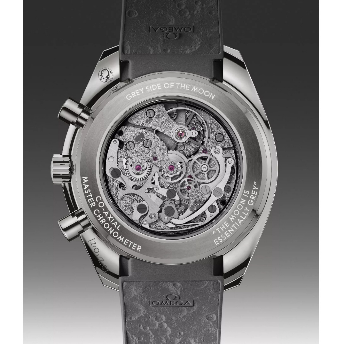 オメガ スピードマスター ダーク サイド オブ ザ ムーン