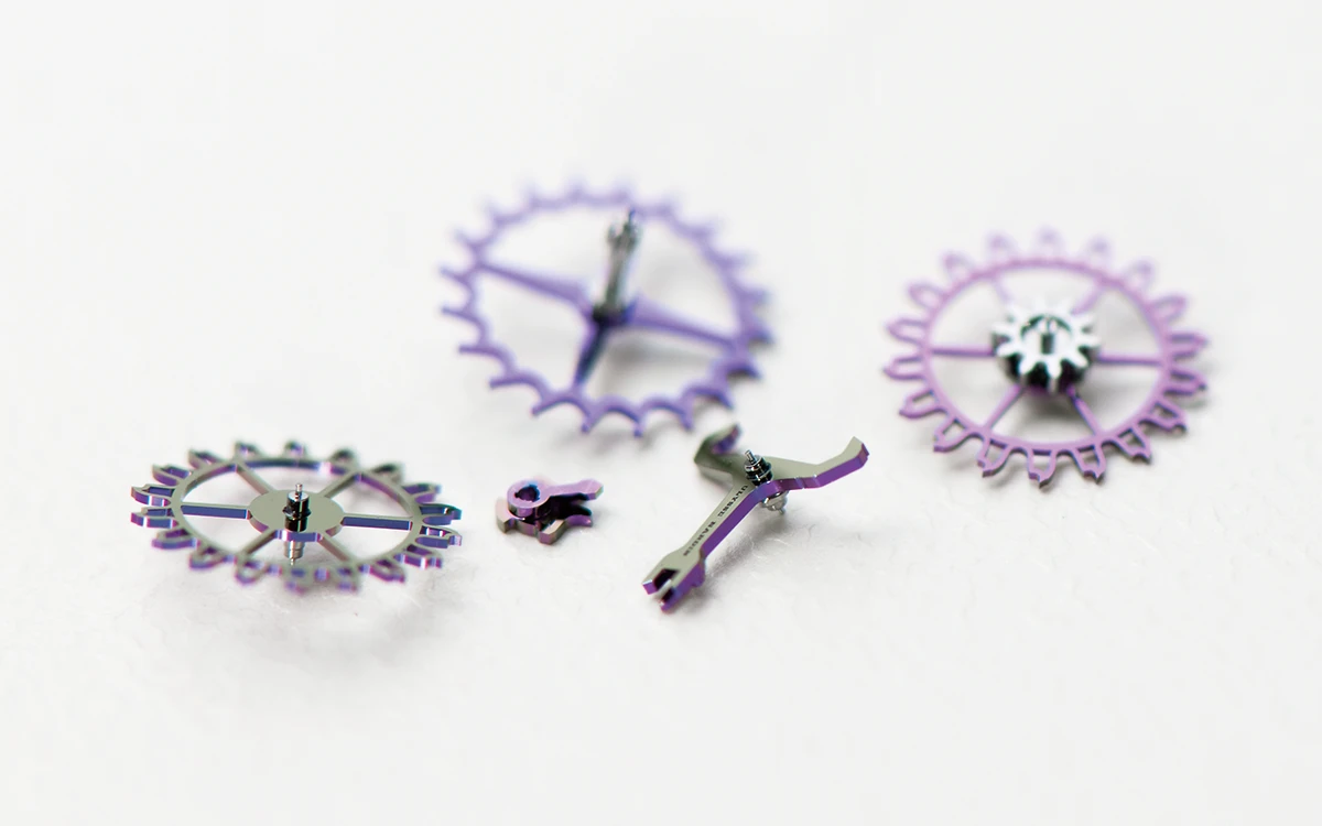 シリコン製ガンギ車とロッカー