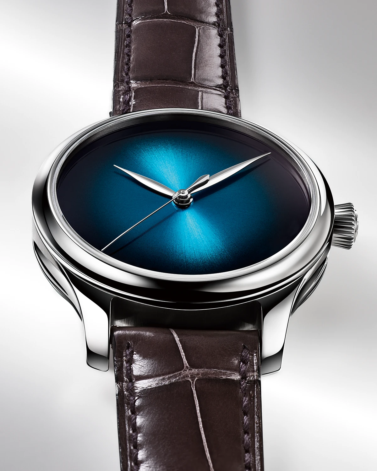 H.モーザー「エンデバー・センターセコンド オートマティック」