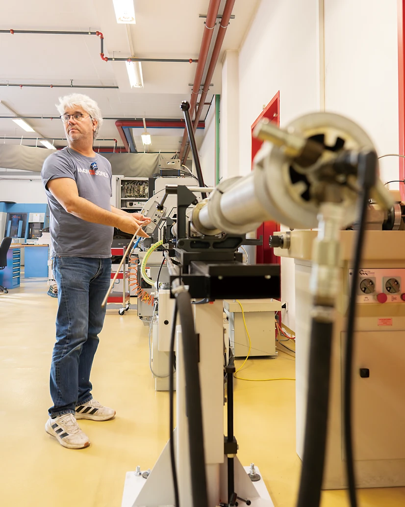 ハイゼックの部品工場