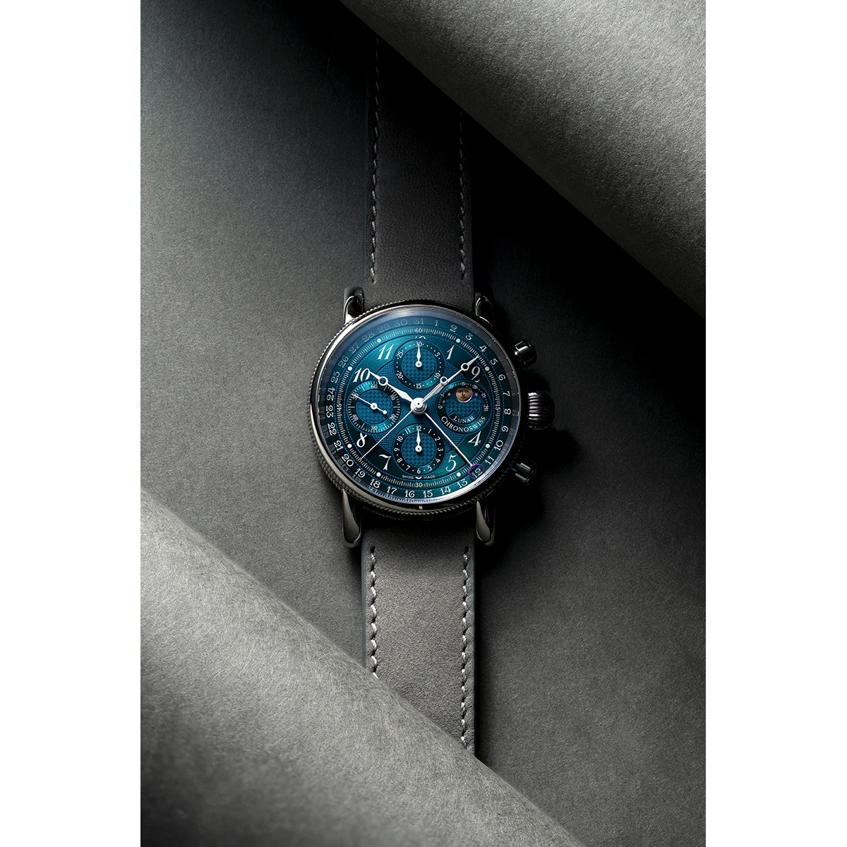 クロノスイス ルナ クロノグラフ オーロラ