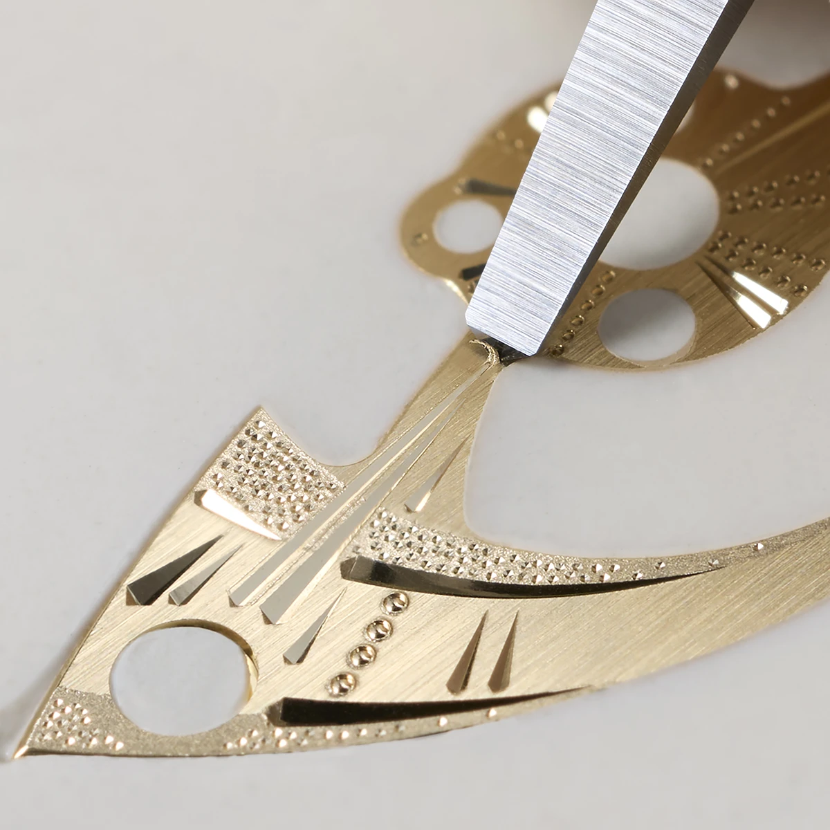 クレドール「ゴールドフェザー トゥールビヨン 彫金 限定モデル」Ref.GBCF997