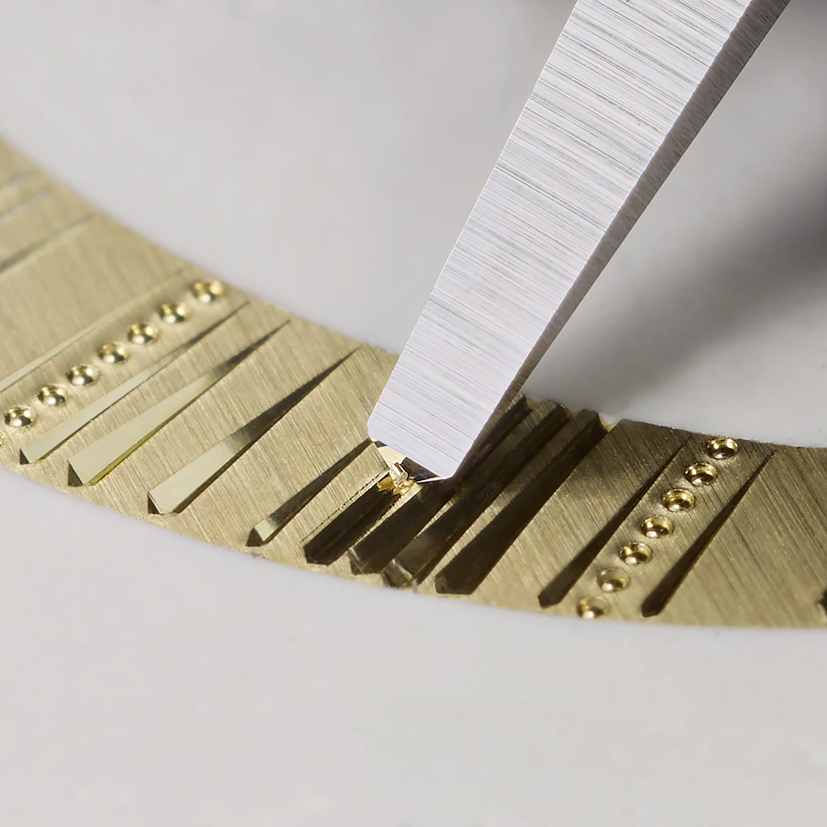 クレドール「ゴールドフェザー トゥールビヨン 彫金 限定モデル」Ref.GBCF997