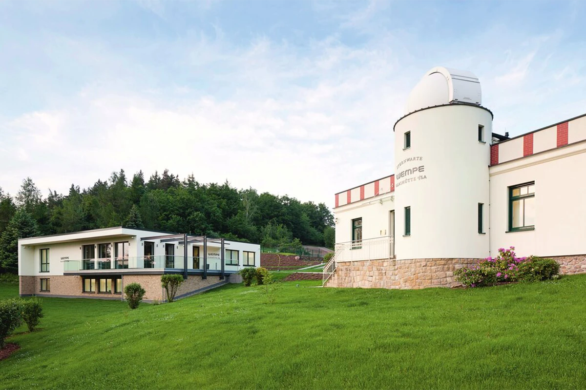 グラスヒュッテにあるヴェンペの本拠地は修復された天文台である。