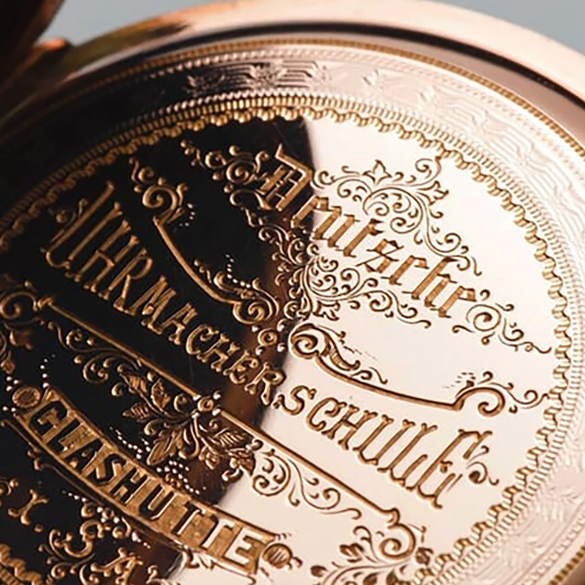 懐中時計の刻印