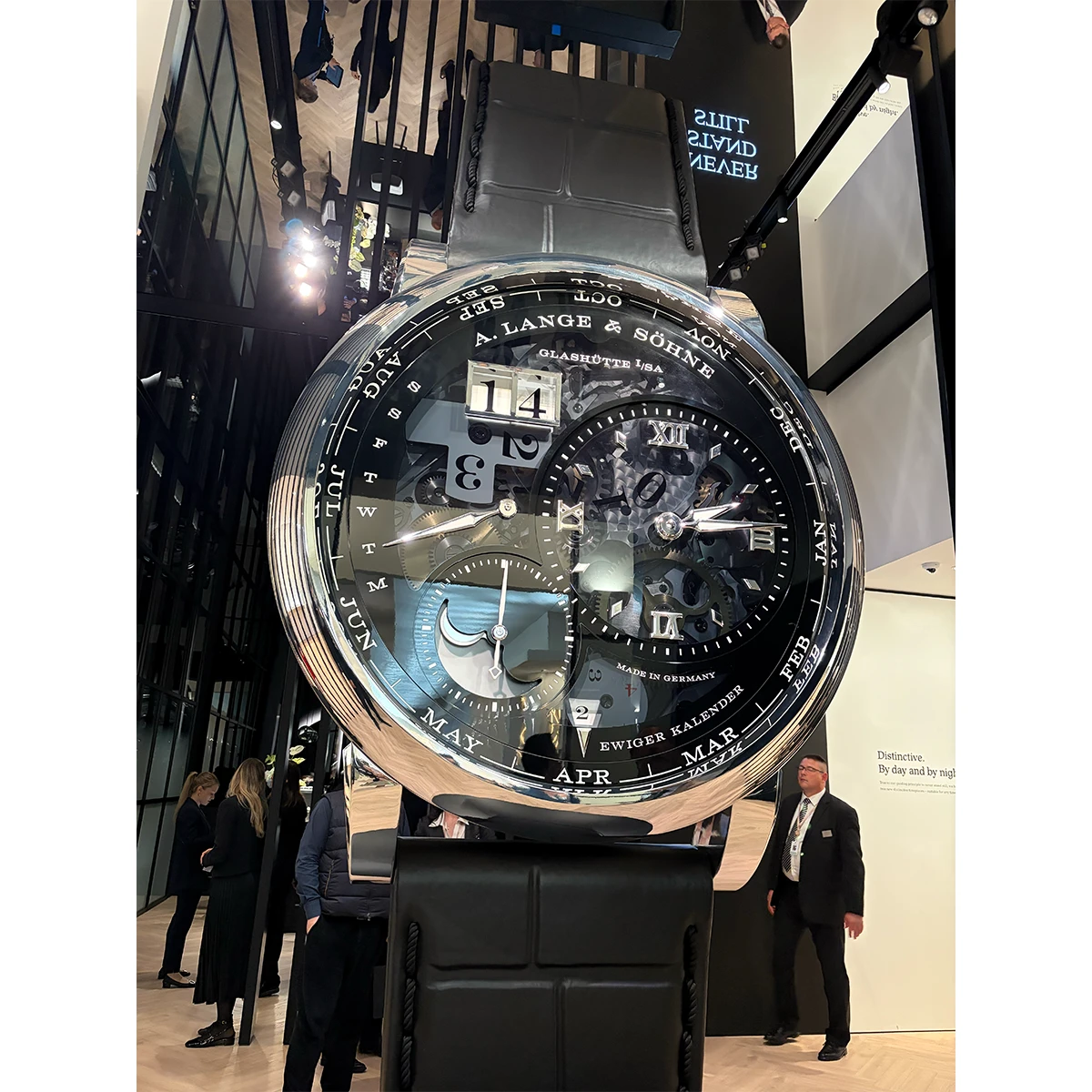 ランゲ 1・トゥールビヨン・パーペチュアルカレンダー“ルーメン”