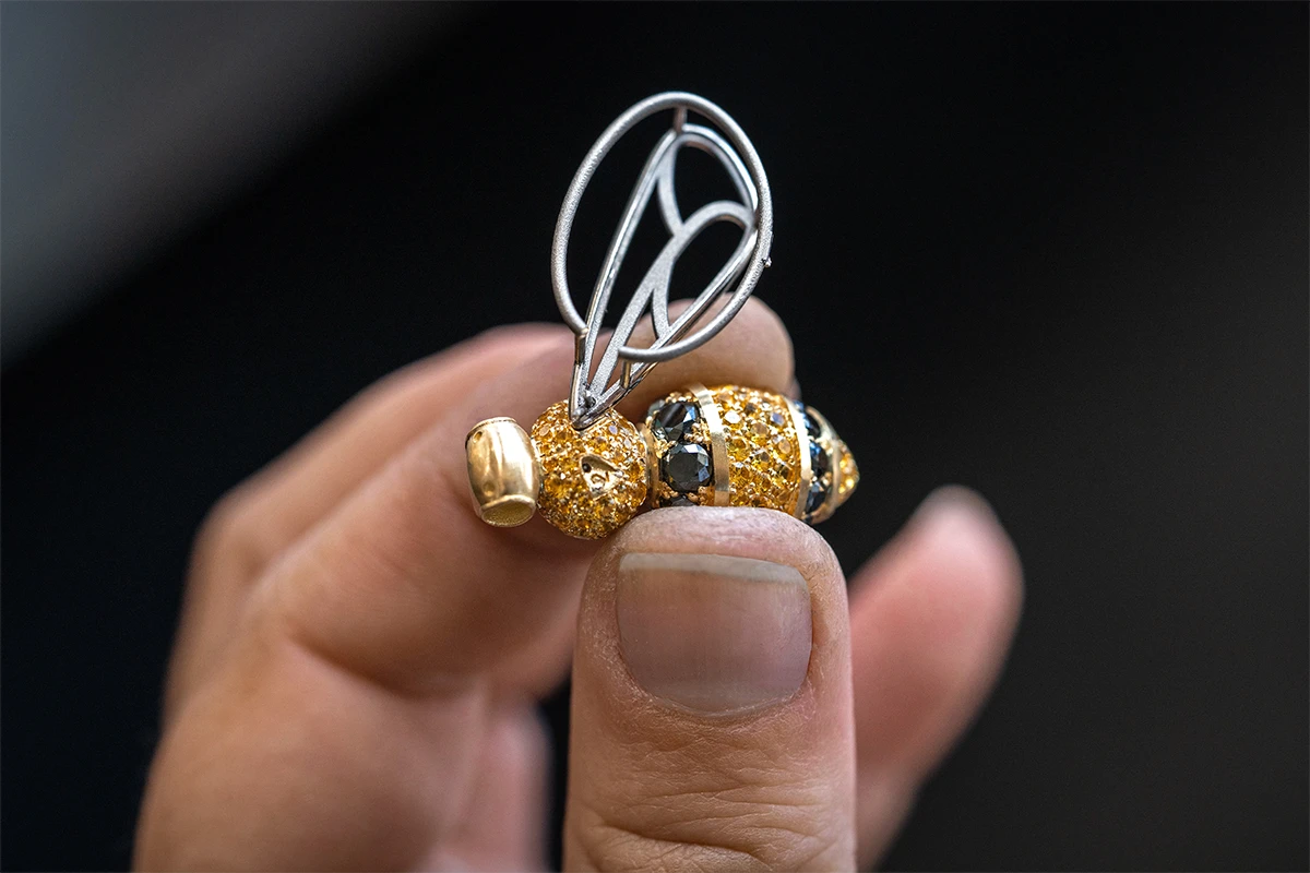 ザ・ビーハイブ テーブル クロック