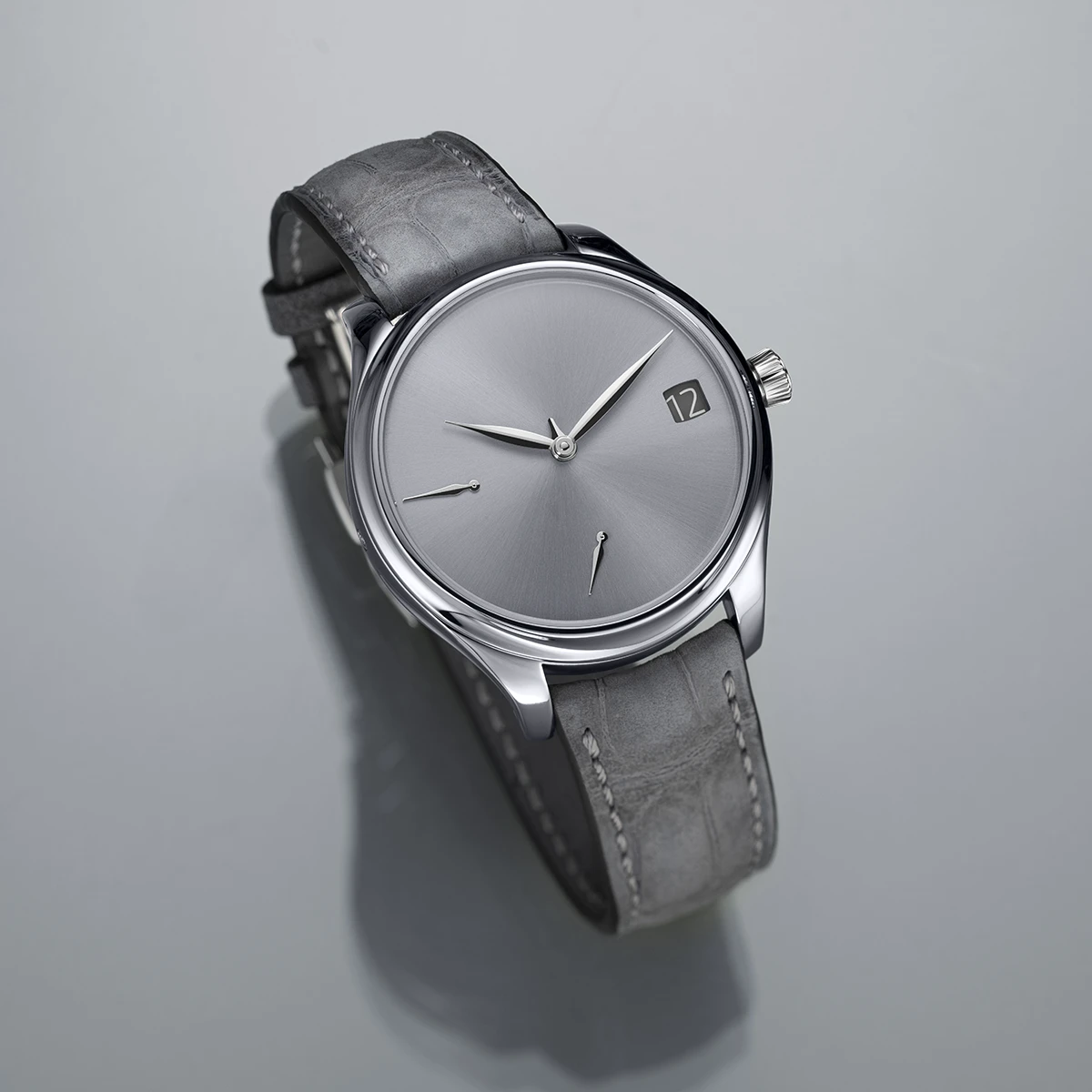 H.モーザー「エンデバー・パーペチュアルカレンダー コンセプト タンタル」Ref.1800-2004