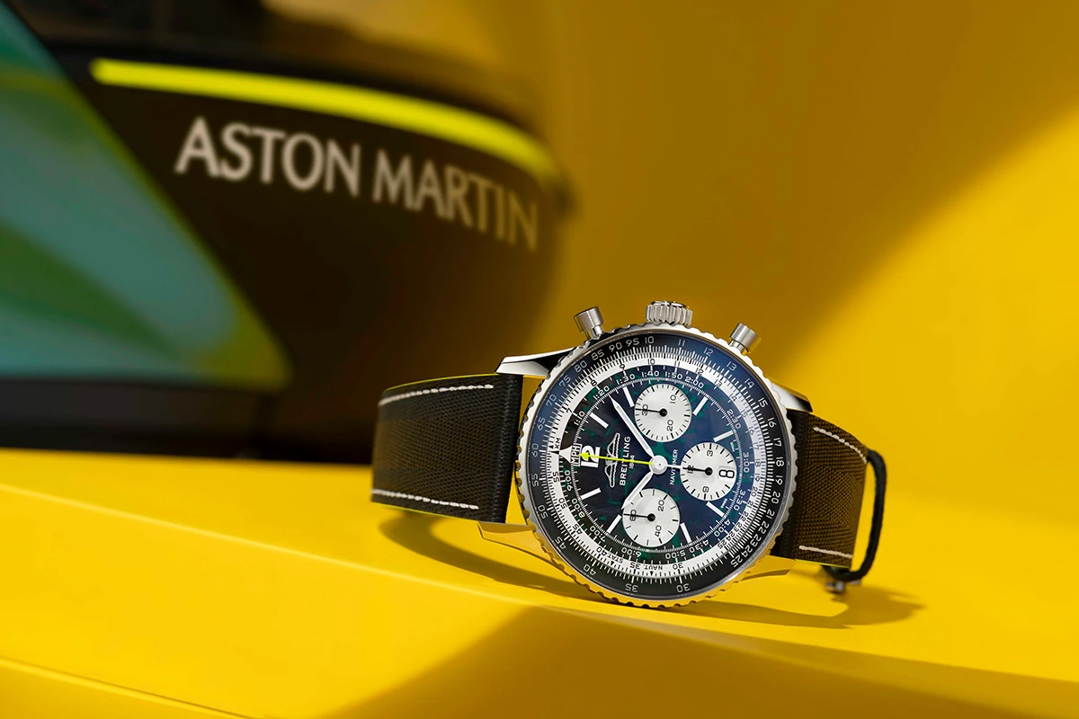ブライトリング ナビタイマー B01 クロノグラフ 43 ASTON MARTIN ARAMCO FORMULA ONE™ TEAM