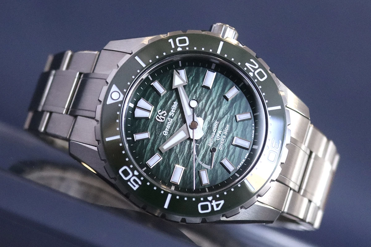 グランドセイコー「エボリューション9 コレクション スプリングドライブ U.F.A. Ushio 300 Diver SLGB025」