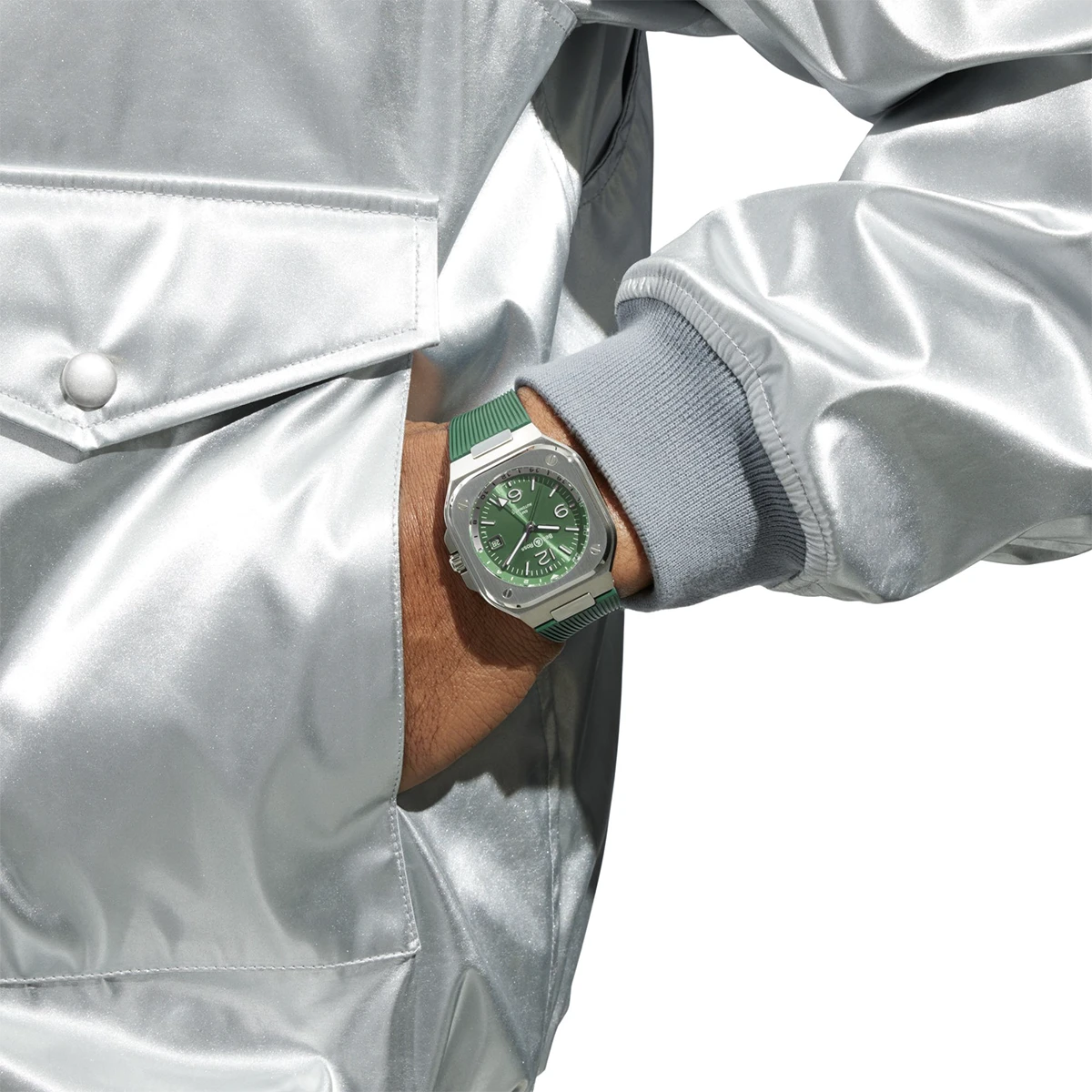 ベル&ロス「BR-05 GMT GREEN STEEL」