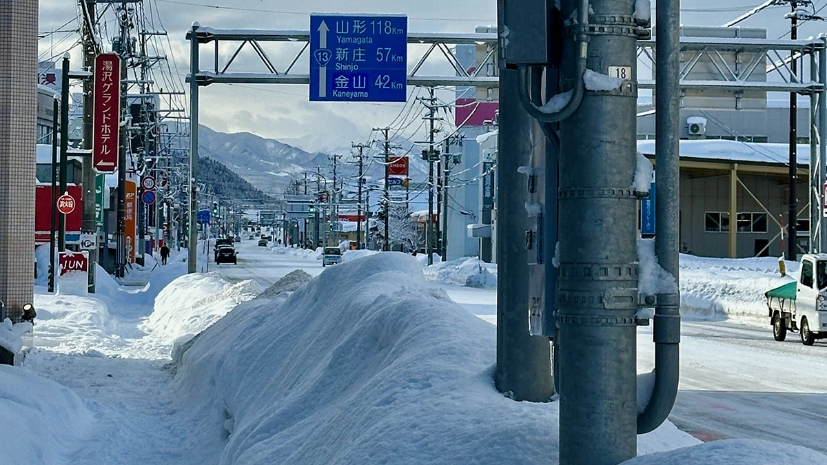 JR湯沢駅近くの国道13号線