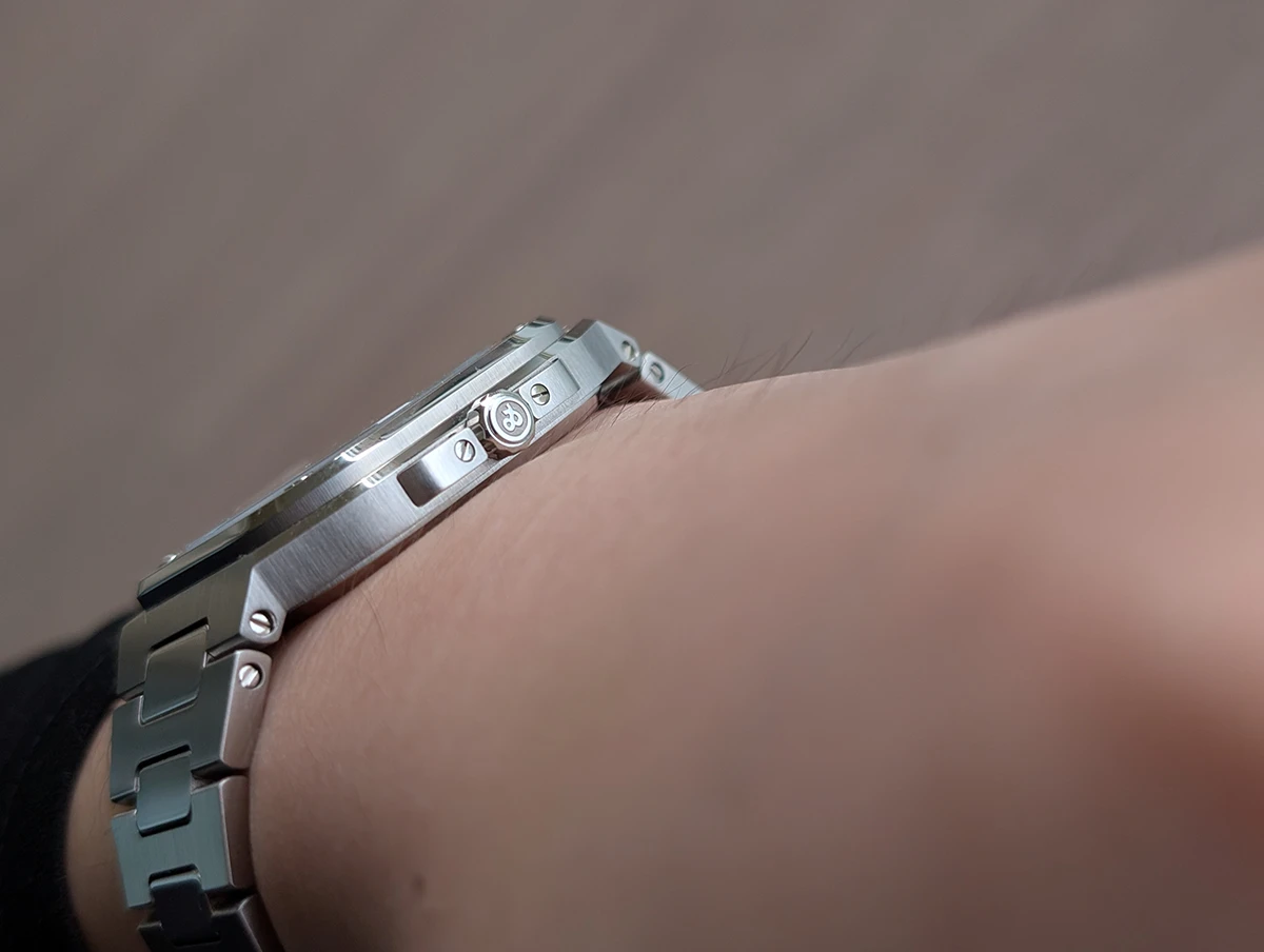 ベル&ロス「BR-05 36MM ブルー ダイヤモンド イーグル」
