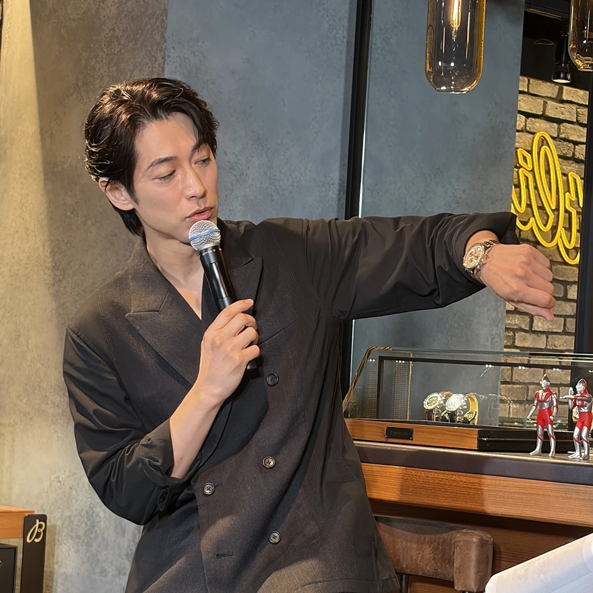 ブライトリング ウルトラマン ディーン・フジオカ